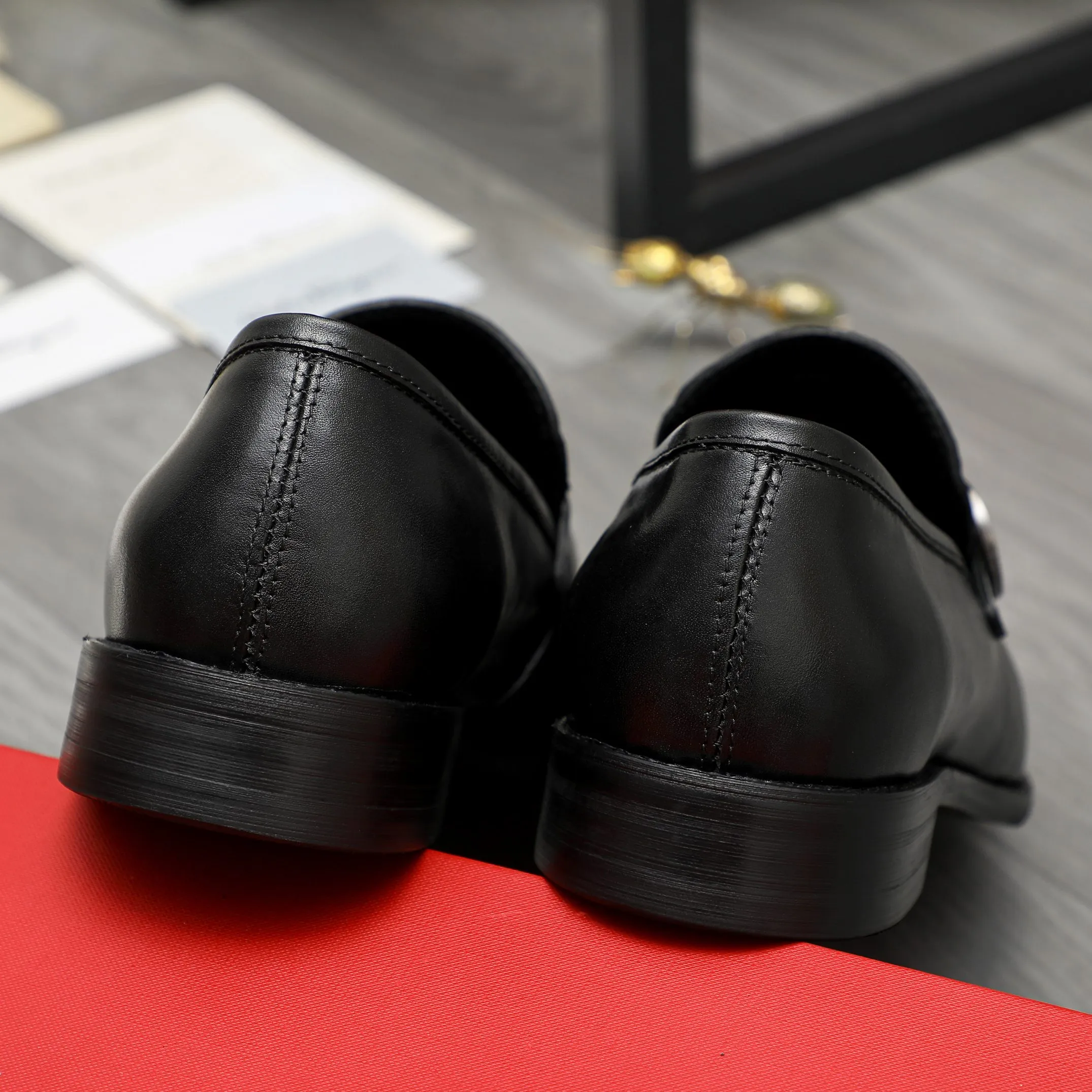 Men's men's shoes💰460 Product trademark: Ferragamo "Ferragamo" business slip-on leather shoes Regular size: 39-44 Product materials: Selected high-quality cowhide upper, cowhide lining, original outsole